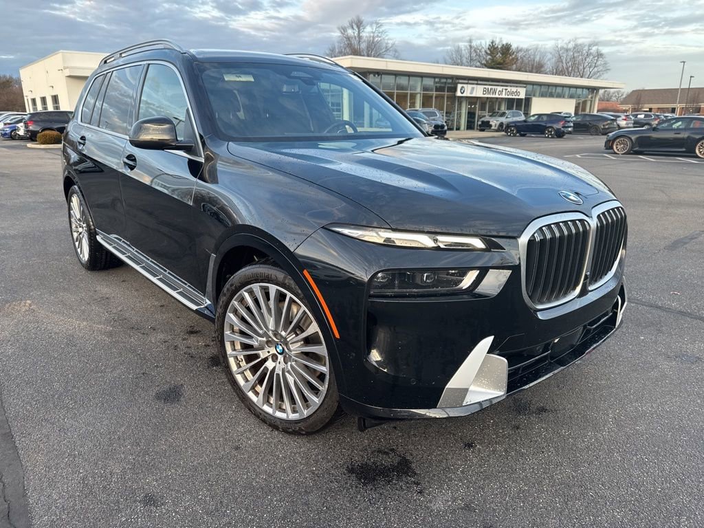 Used 2024 BMW X7 xDrive40i w/ Premium Package image 4