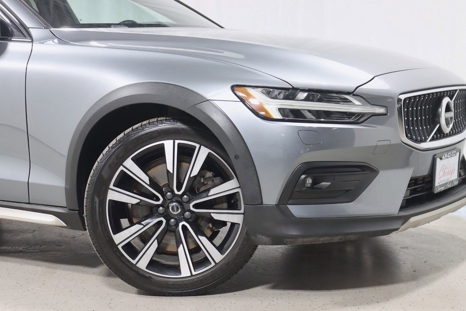 Used 2020 Volvo V60 T5 Cross Country image 5