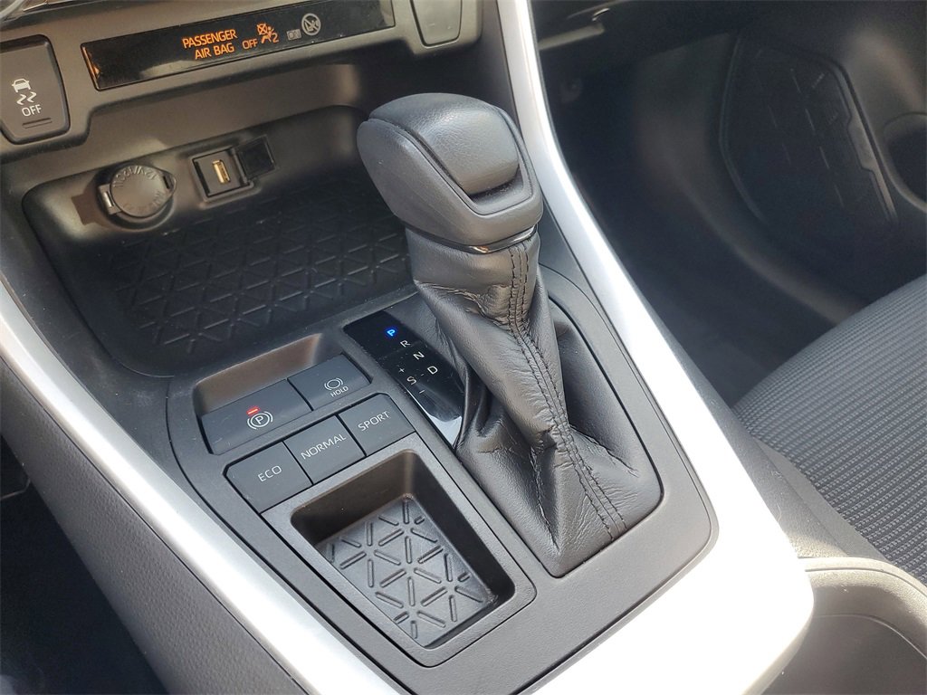 Certified 2022 Toyota RAV4 LE image 29