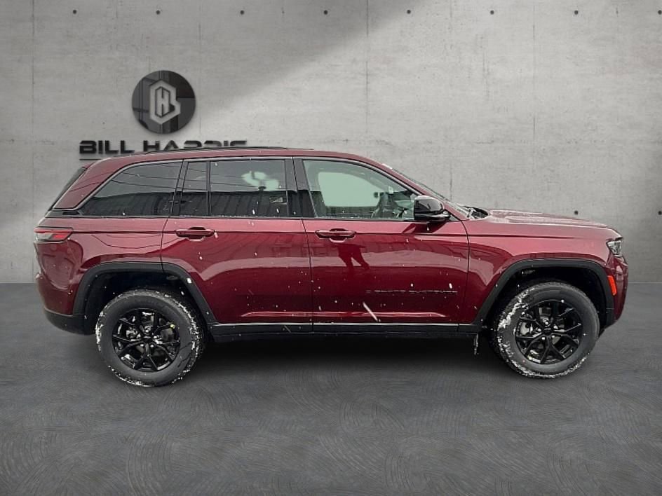 New 2026 Jeep Grand Cherokee Laredo image 4