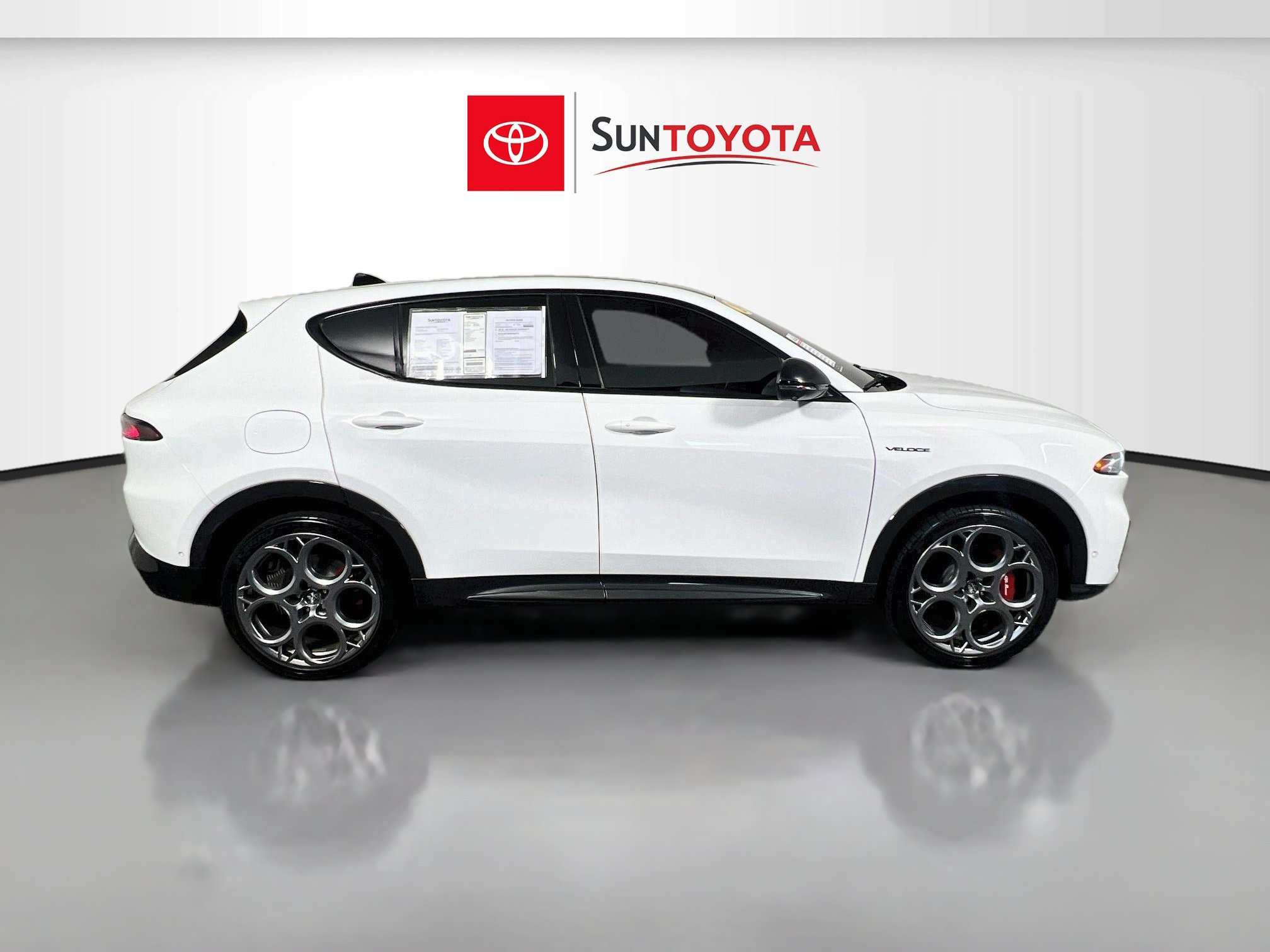 Used 2024 Alfa Romeo Tonale Veloce w/ Active Assist Package AWD/4WD image 2