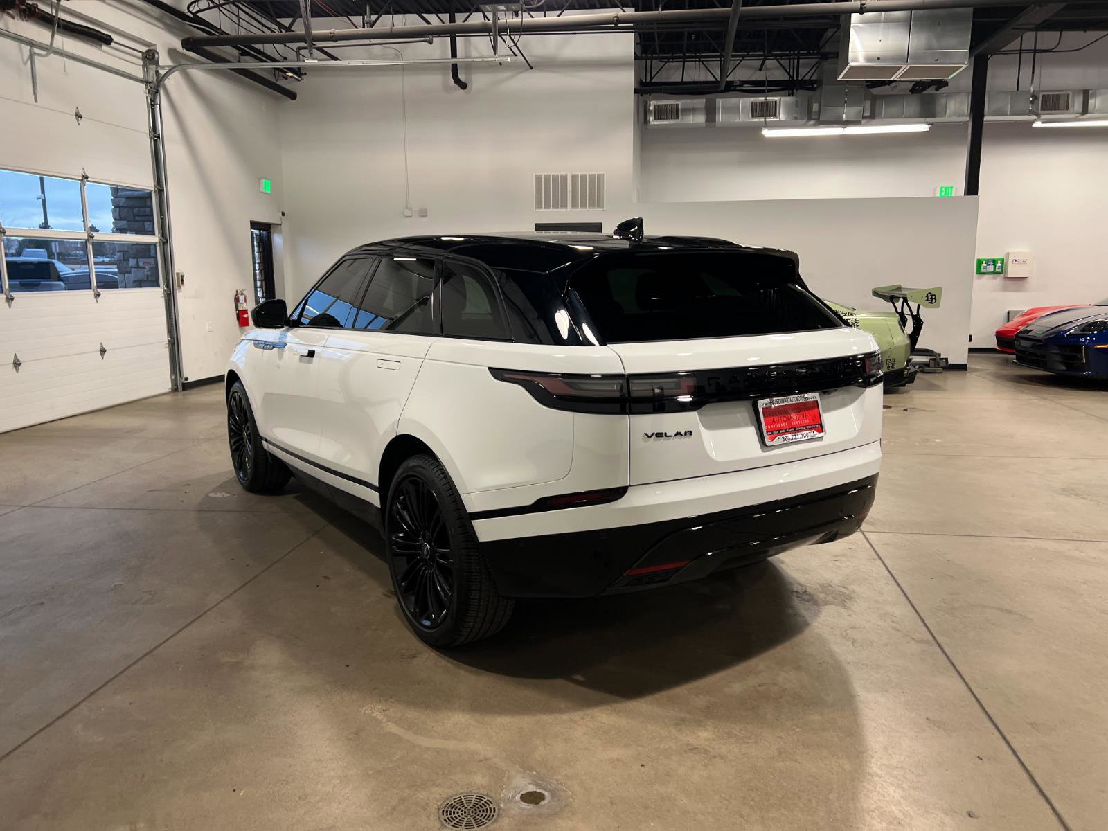 Used 2026 Land Rover Range Rover Velar Dynamic SE image 5