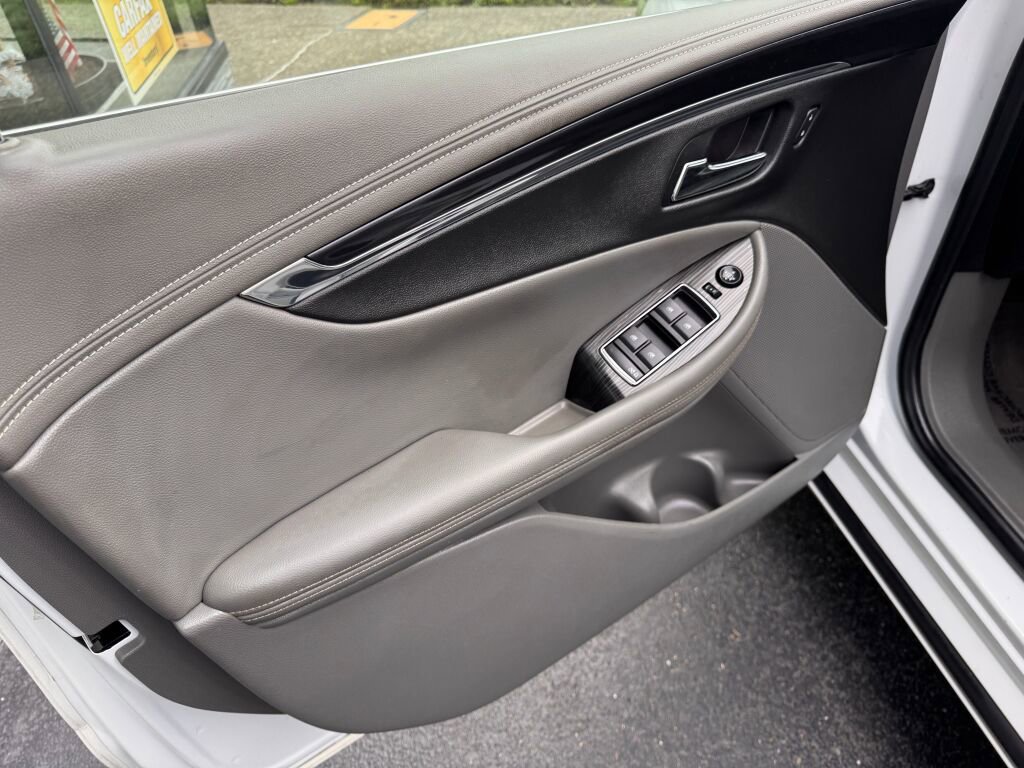 Used 2018 Chevrolet Impala LT image 11