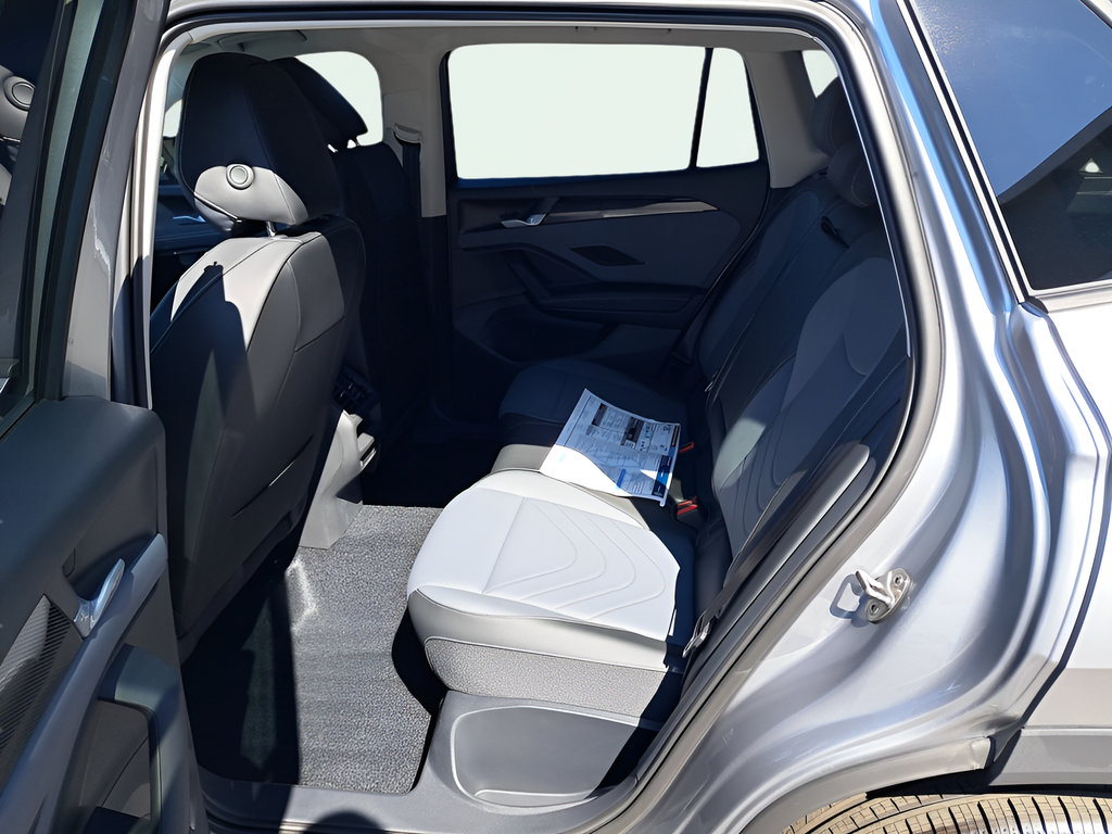 New 2025 Volkswagen Tiguan SE FWD image 14
