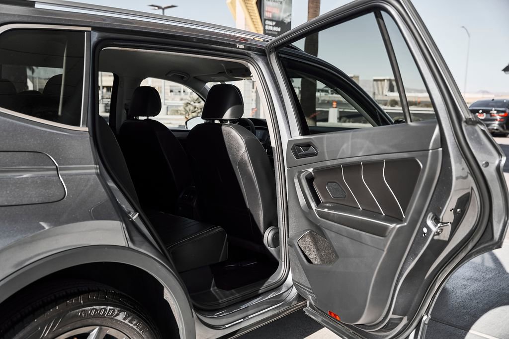 Used 2024 Volkswagen Tiguan Wolfsburg Edition FWD image 12