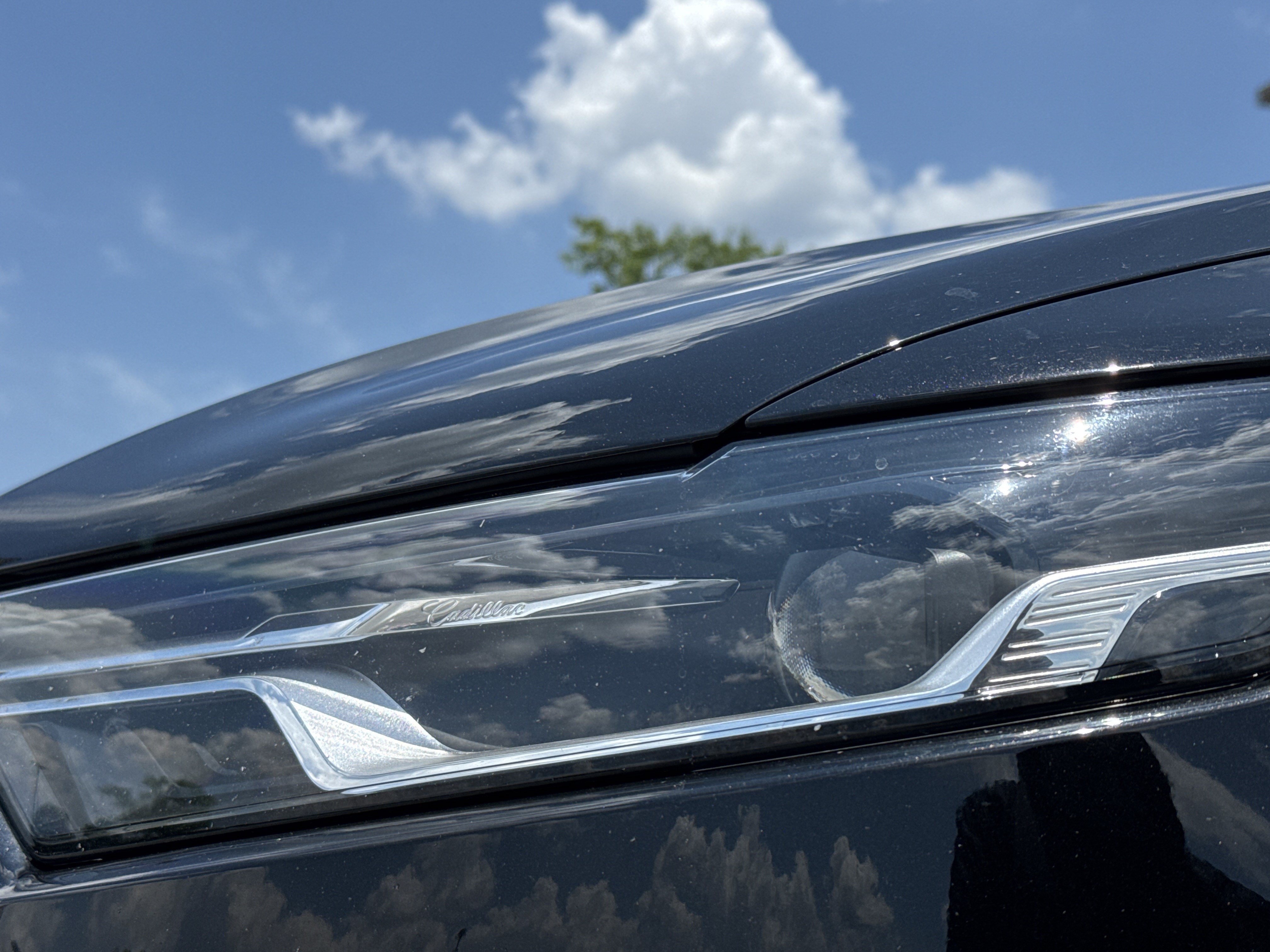 Used 2023 Cadillac XT6 Sport w/ Technology Package AWD/4WD image 6