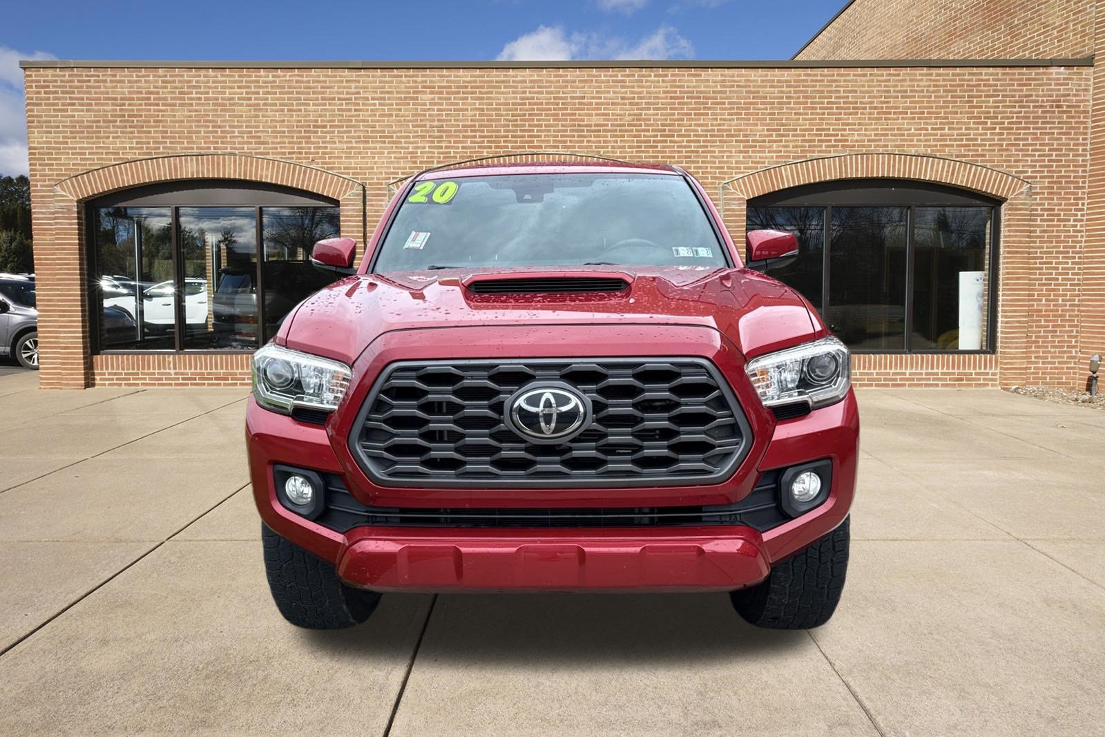 Used 2020 Toyota Tacoma TRD Sport AWD/4WD image 9