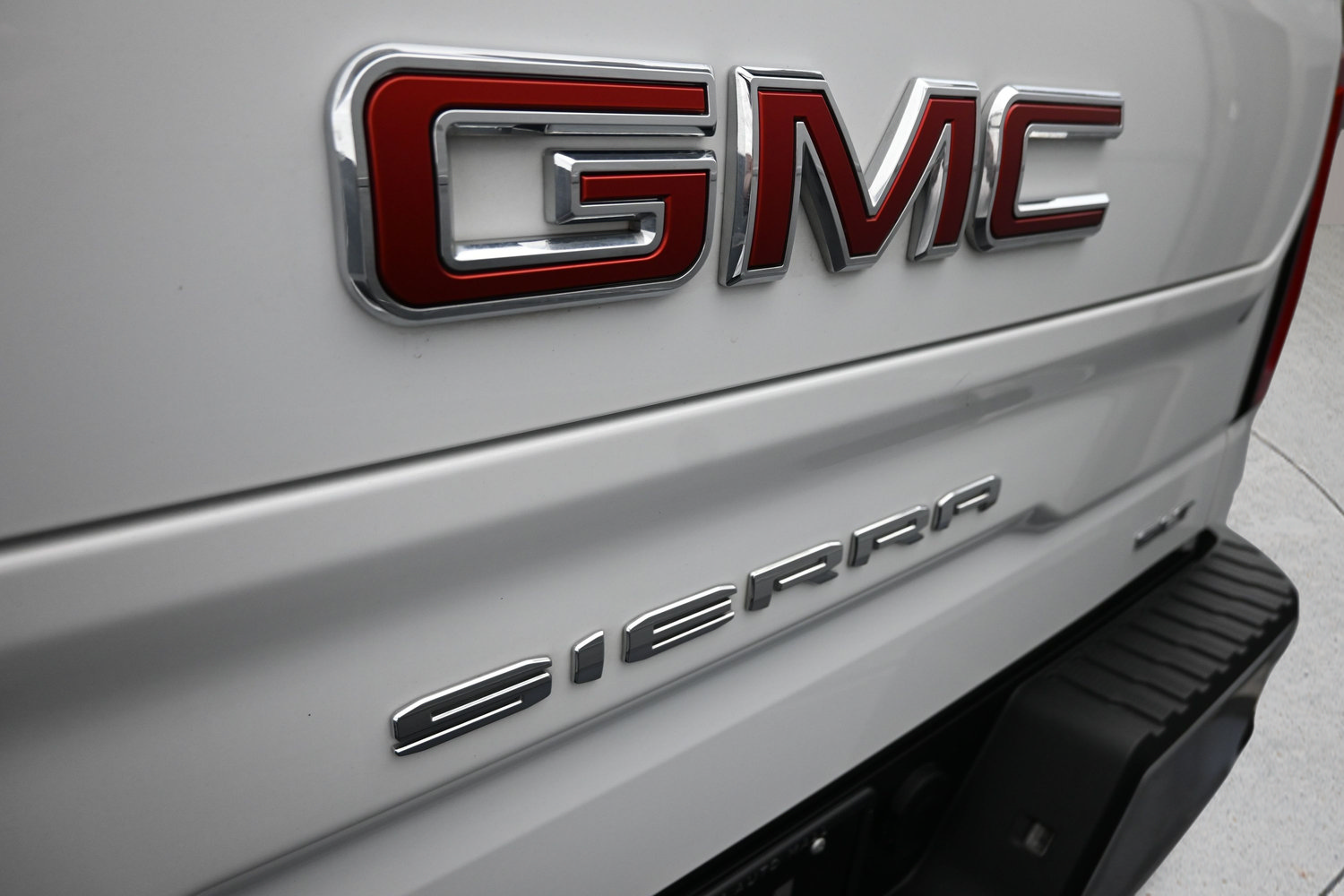 Used 2025 GMC Sierra 1500 SLT RWD image 26