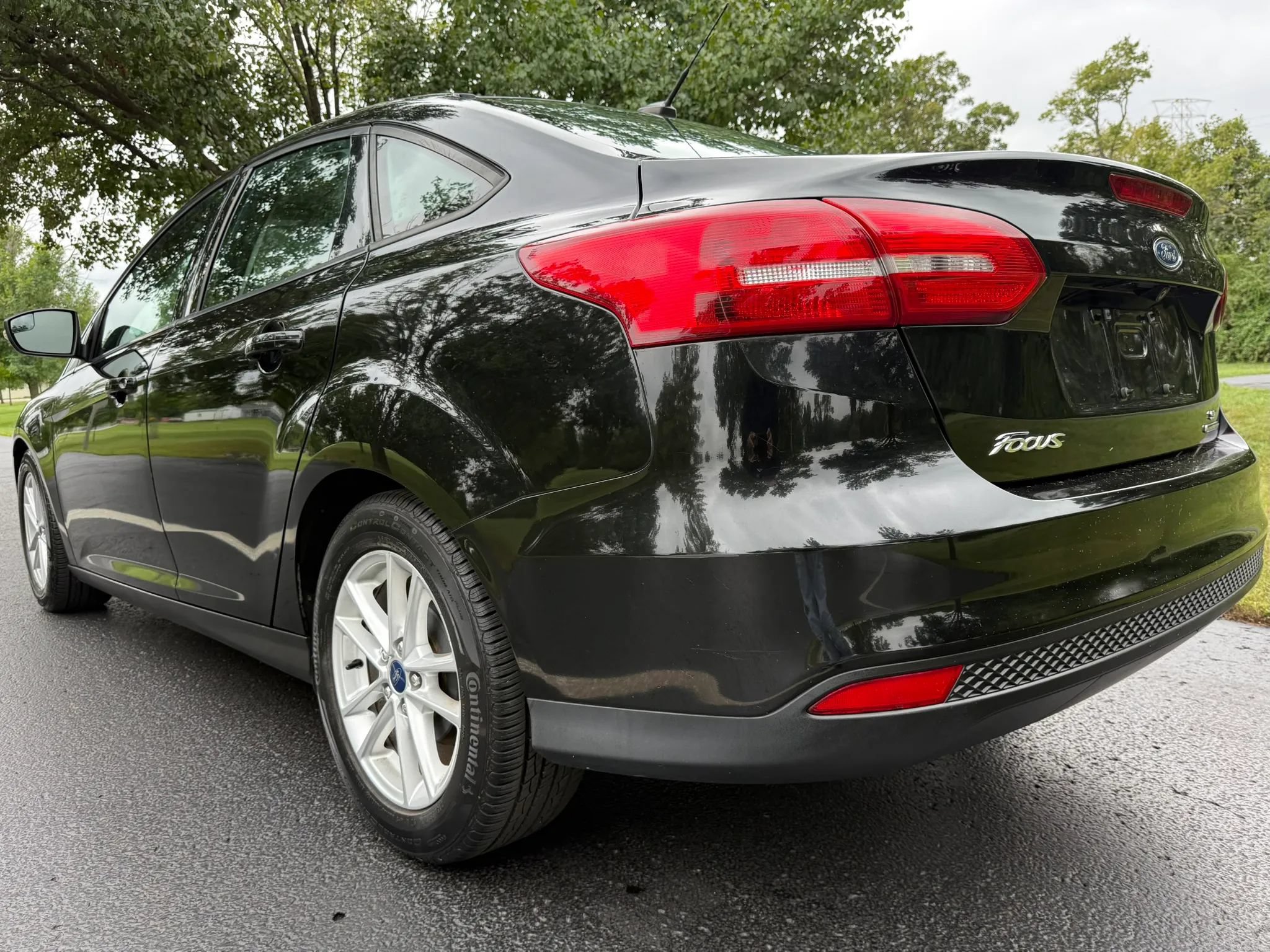 Used 2016 Ford Focus SE FWD image 12