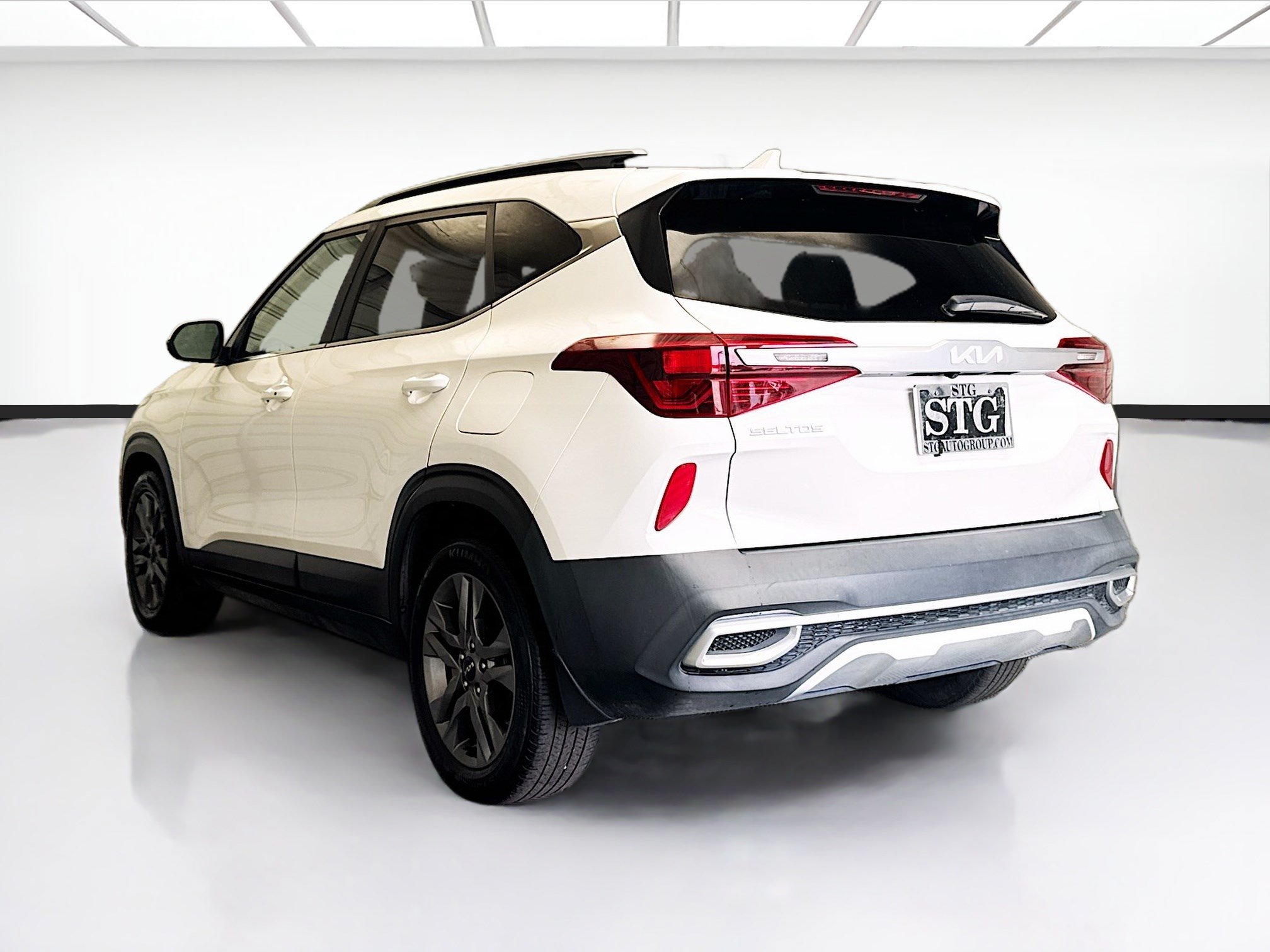 Used 2022 Kia Seltos S FWD image 6