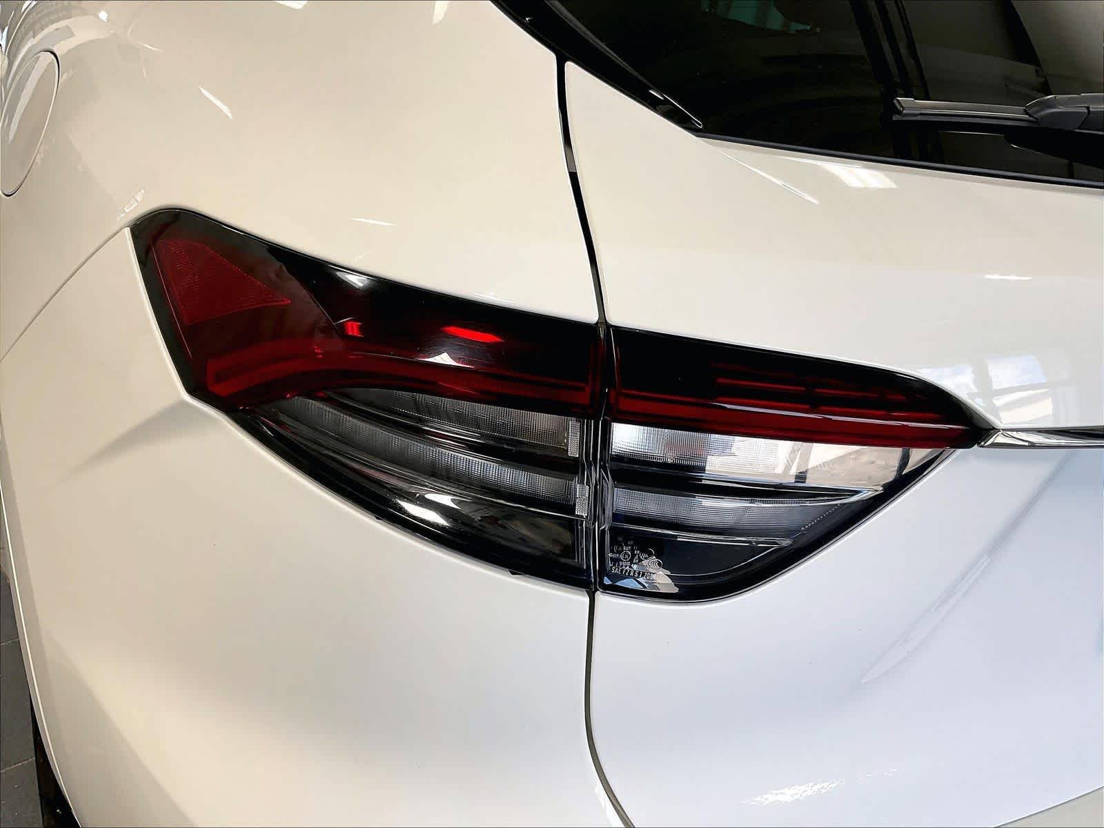Used 2022 Maserati Levante Modena AWD/4WD image 34