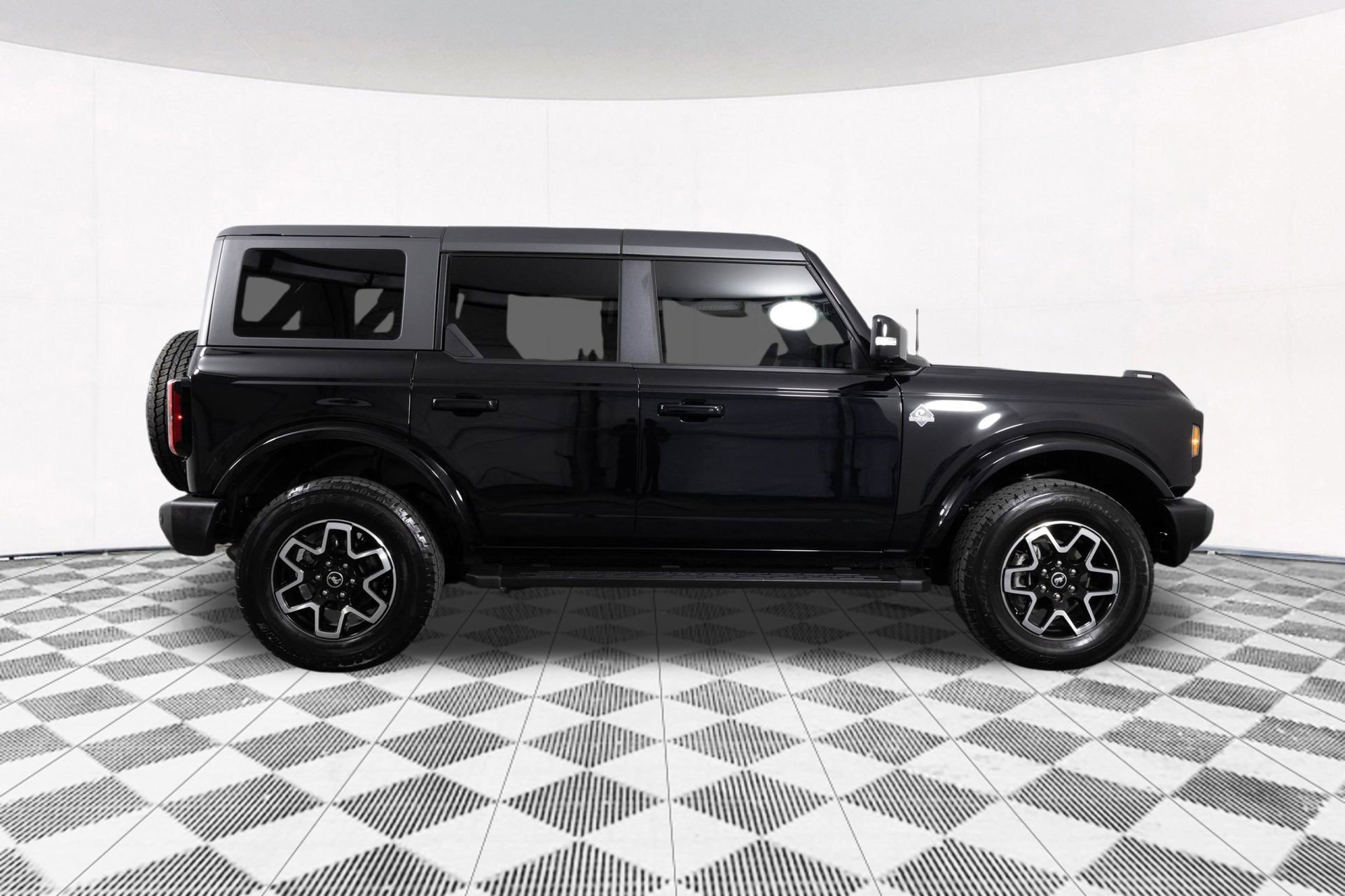 Used 2024 Ford Bronco Outer Banks AWD/4WD image 19