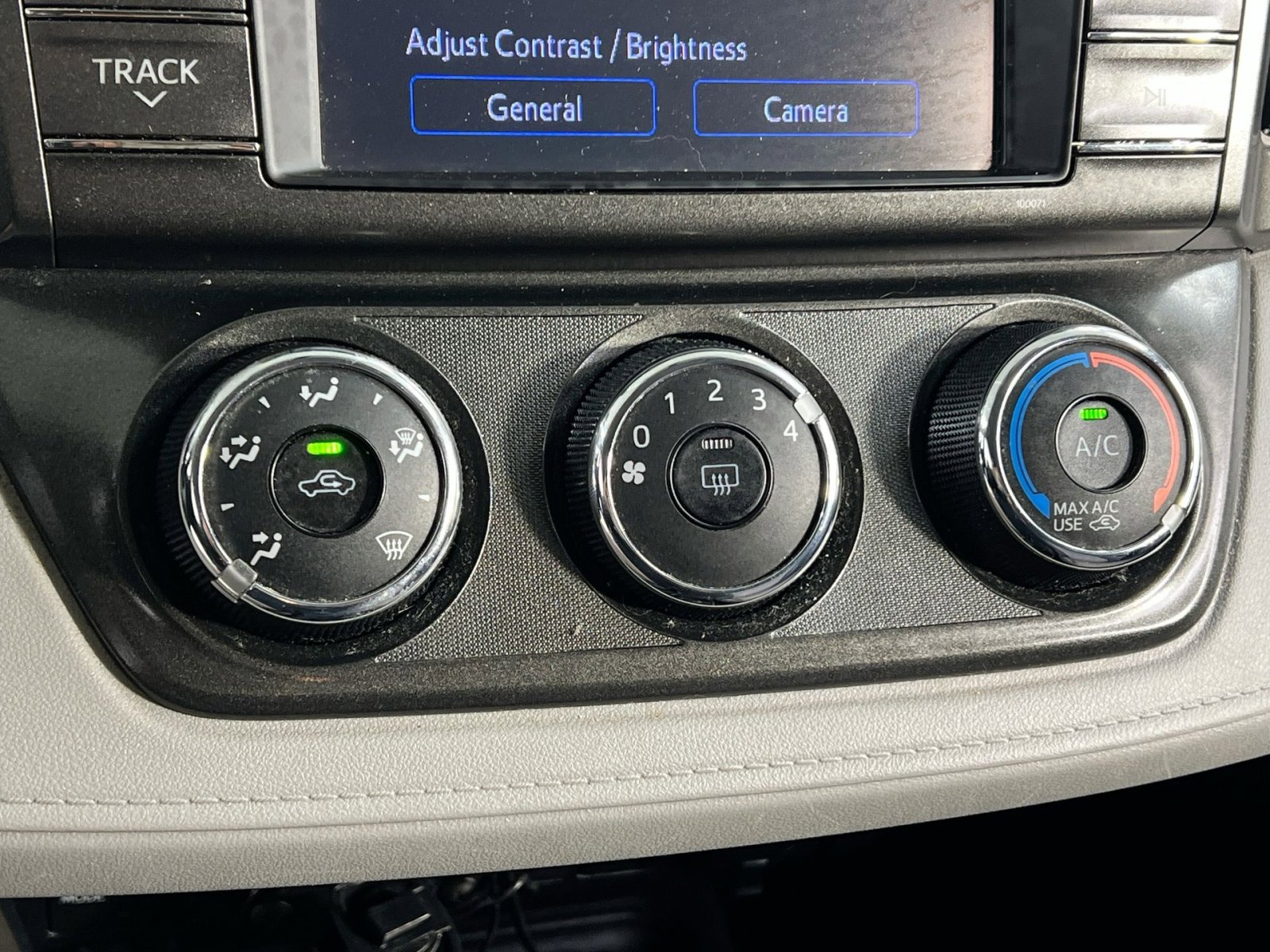 Used 2013 Toyota RAV4 LE image 25