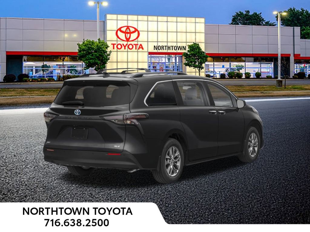 New 2026 Toyota Sienna XLE image 2