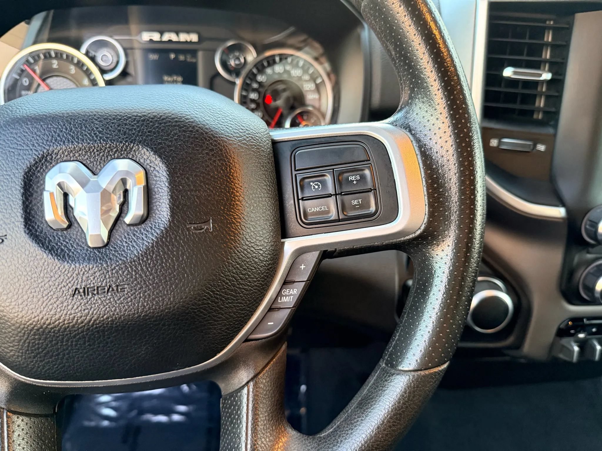 Used 2022 RAM 2500 Big Horn AWD/4WD image 27