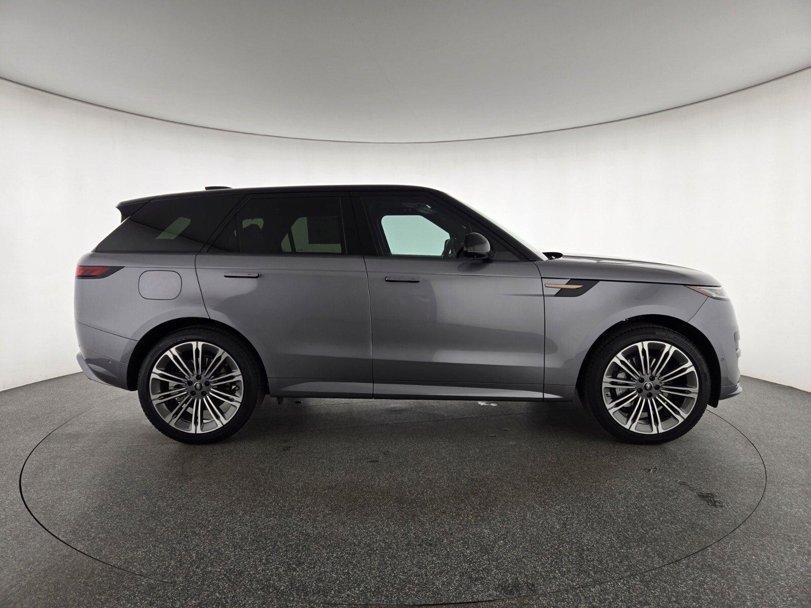 New 2025 Land Rover Range Rover Sport Dynamic SE image 9