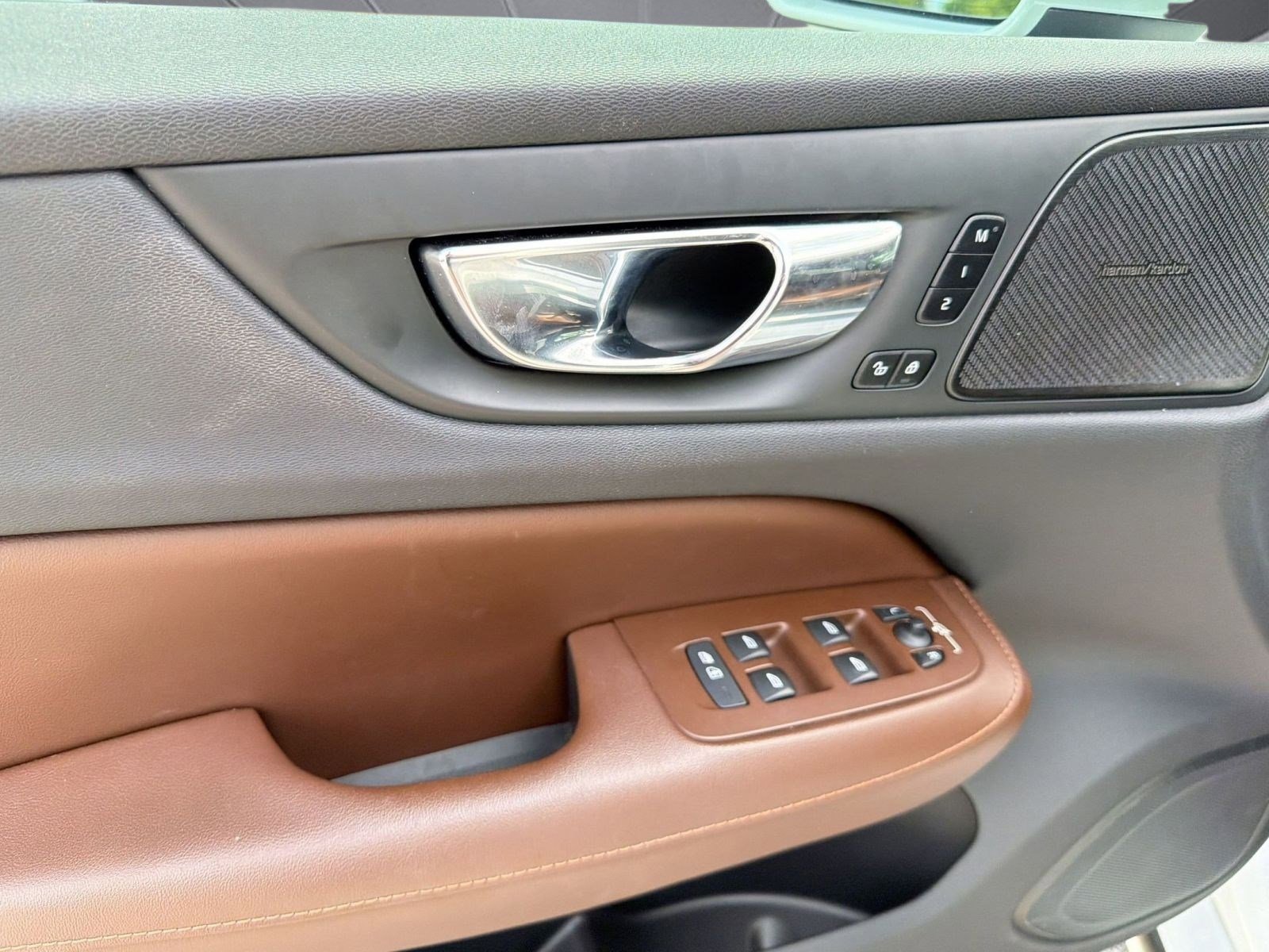 Used 2023 Volvo S60 B5 Ultimate w/ Protection Package Premier image 12