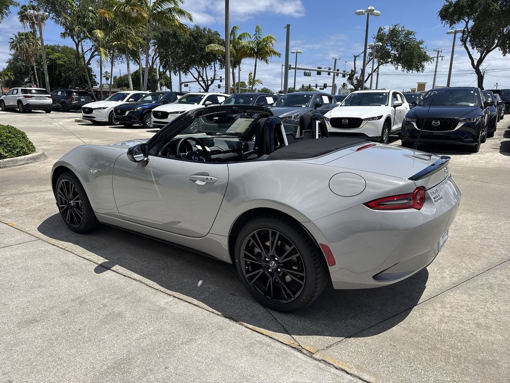 New 2026 MAZDA MX-5 Miata Club w/ Interior Package RWD image 12