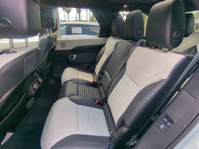 Used 2022 Land Rover Discovery S R-Dynamic AWD/4WD image 17