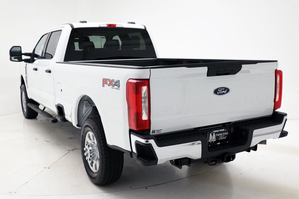 Used 2023 Ford F350 XLT w/ FX4 Off-Road Package image 5