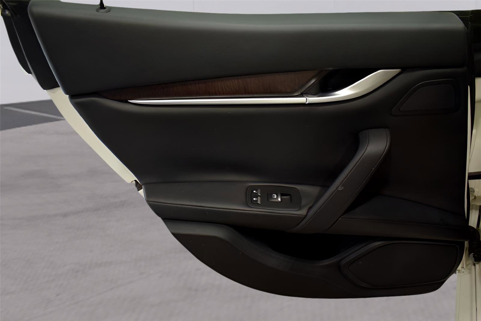 Used 2014 Maserati Ghibli image 12