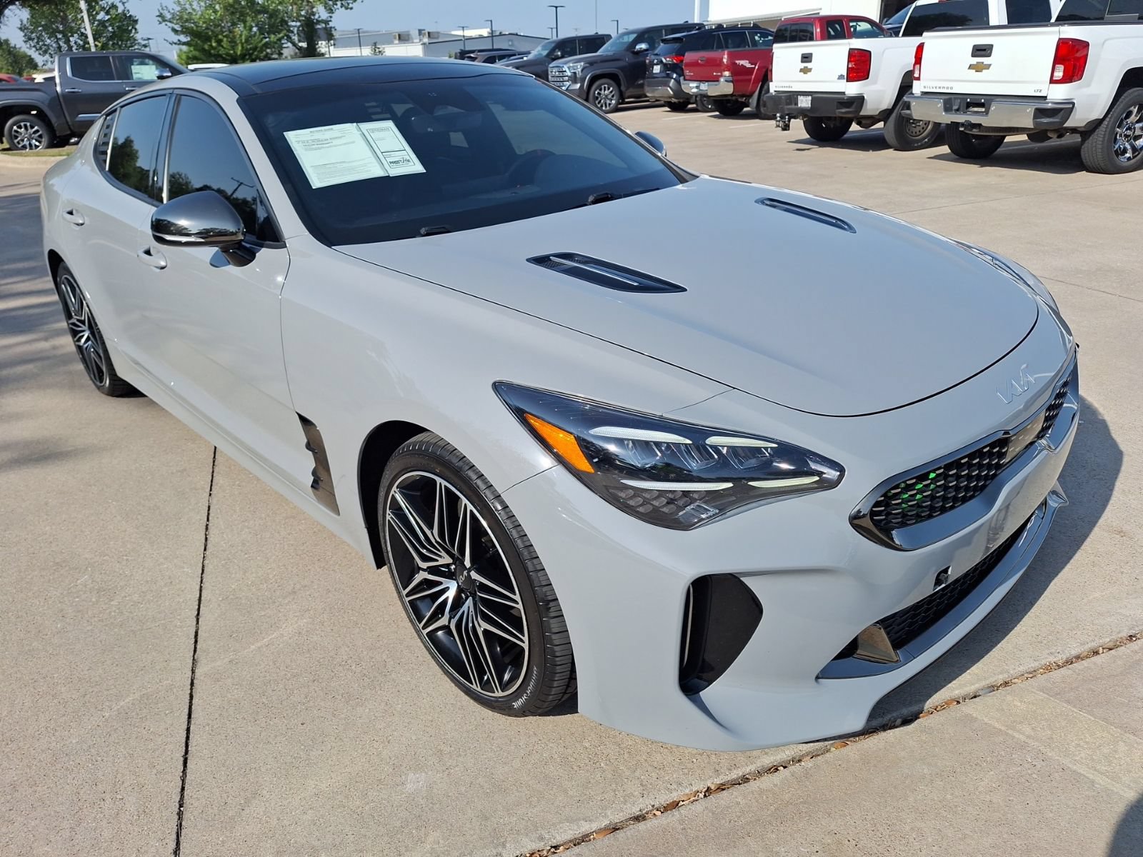 Used 2022 Kia Stinger GT1 AWD/4WD image 8