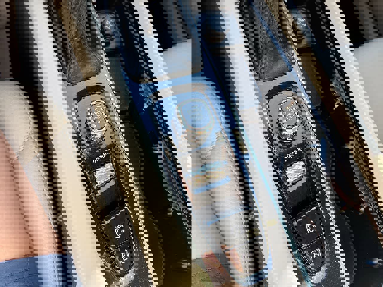 Used 2021 Volvo XC60 T5 Momentum image 17