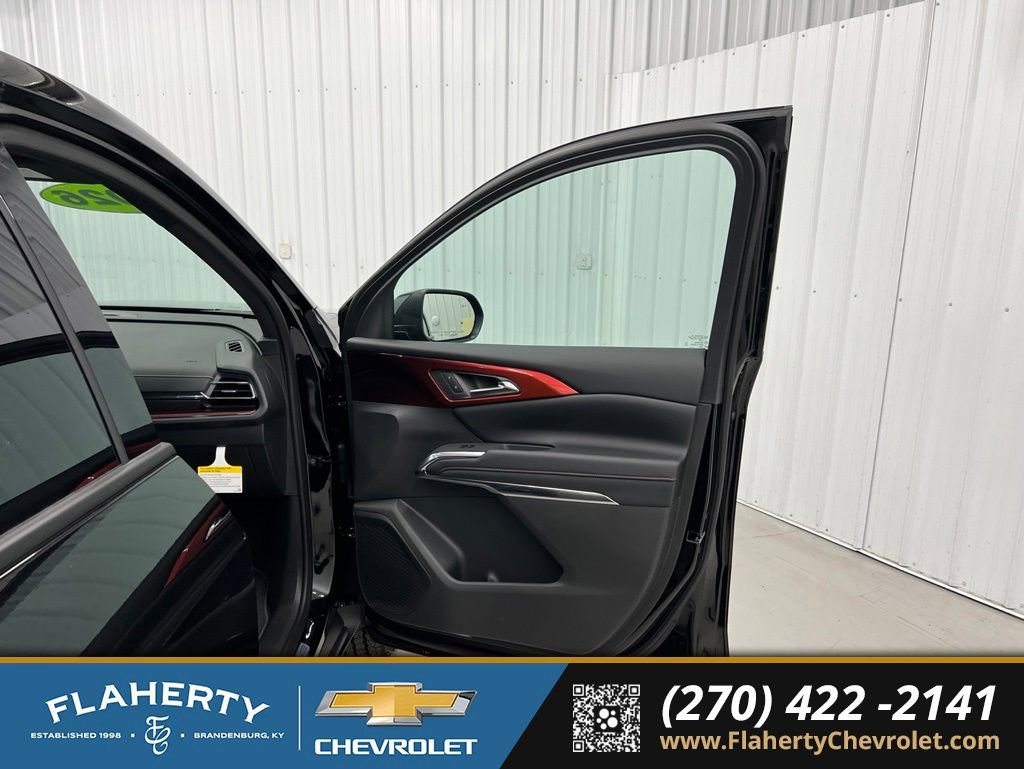 New 2026 Chevrolet Traverse Z71 w/ Driver Confidence Package AWD/4WD image 14