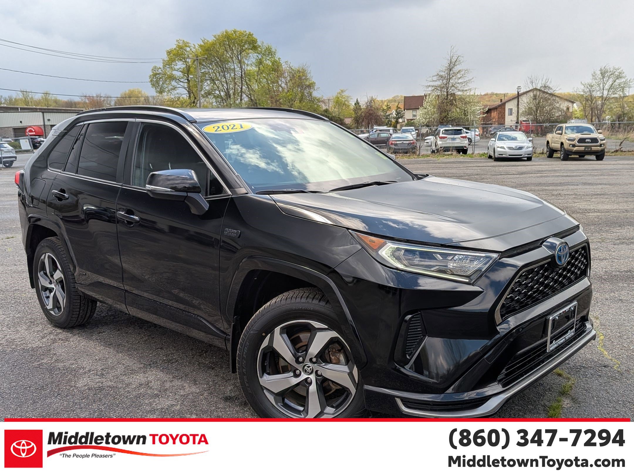 Used 2021 Toyota RAV4 SE w/ Weather & Moonroof Package AWD/4WD image 1
