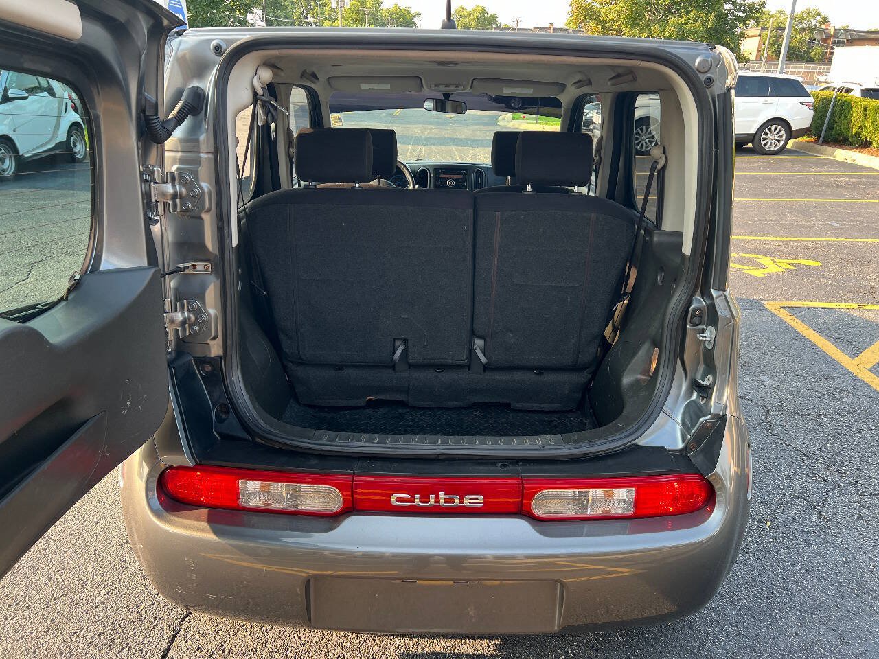 Used 2012 Nissan Cube 1.8 S w/ Interior Designer Pkg FWD image 16