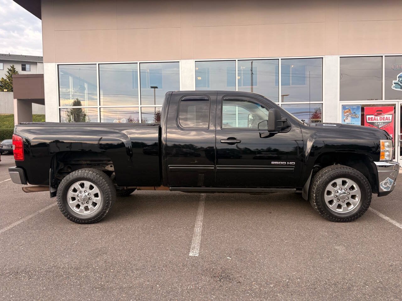 Used 2011 Chevrolet Silverado 2500 LTZ w/ LTZ Plus Package AWD/4WD image 5