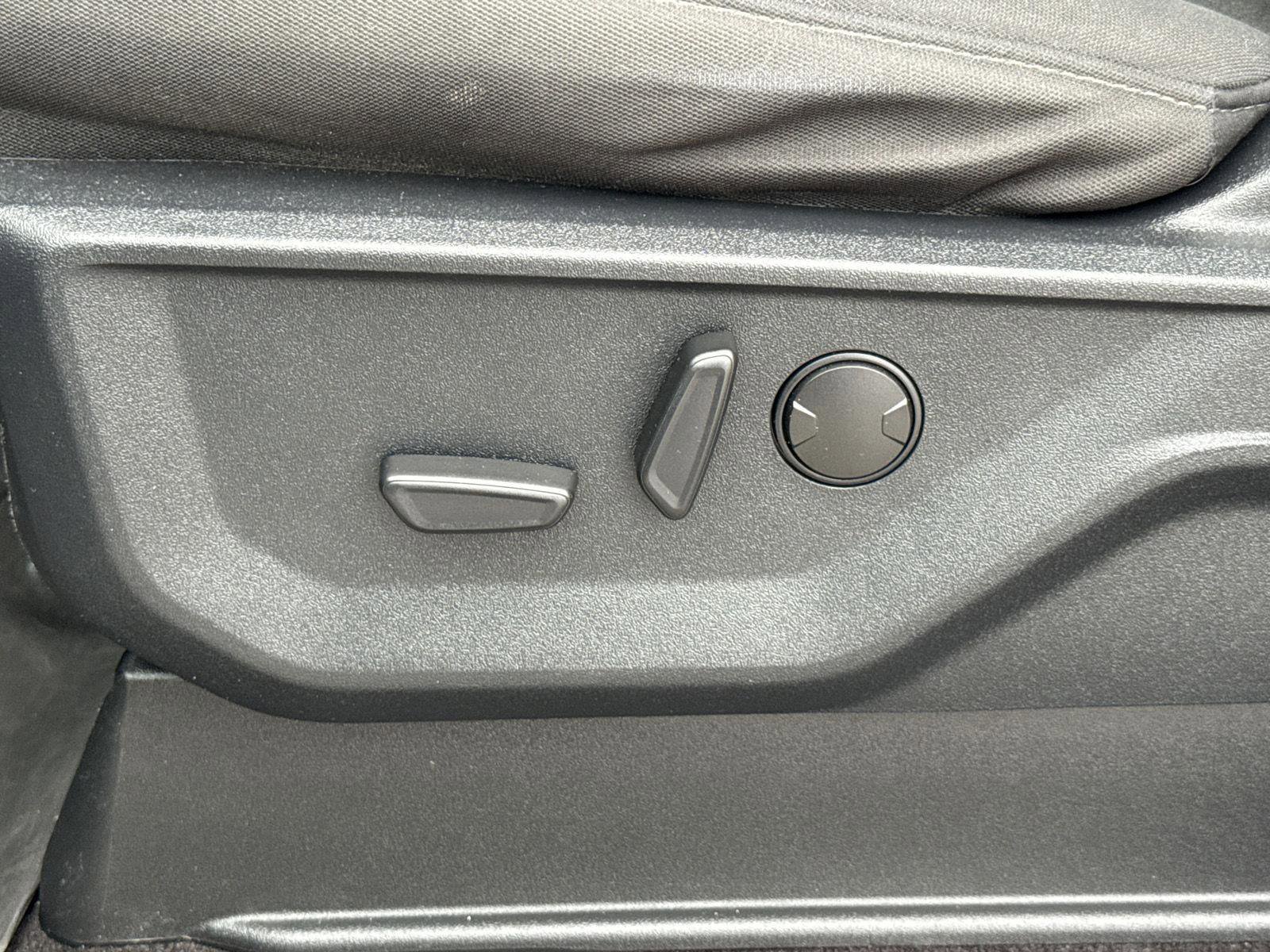 Used 2022 Ford F150 XLT w/ Equipment Group 302A High image 16