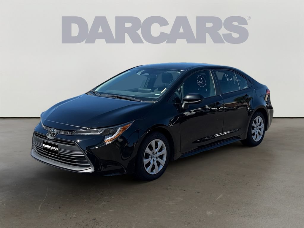 Used 2023 Toyota Corolla LE FWD image 3
