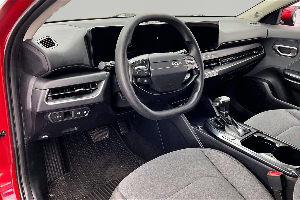 Used 2025 Kia K4 LXS image 14