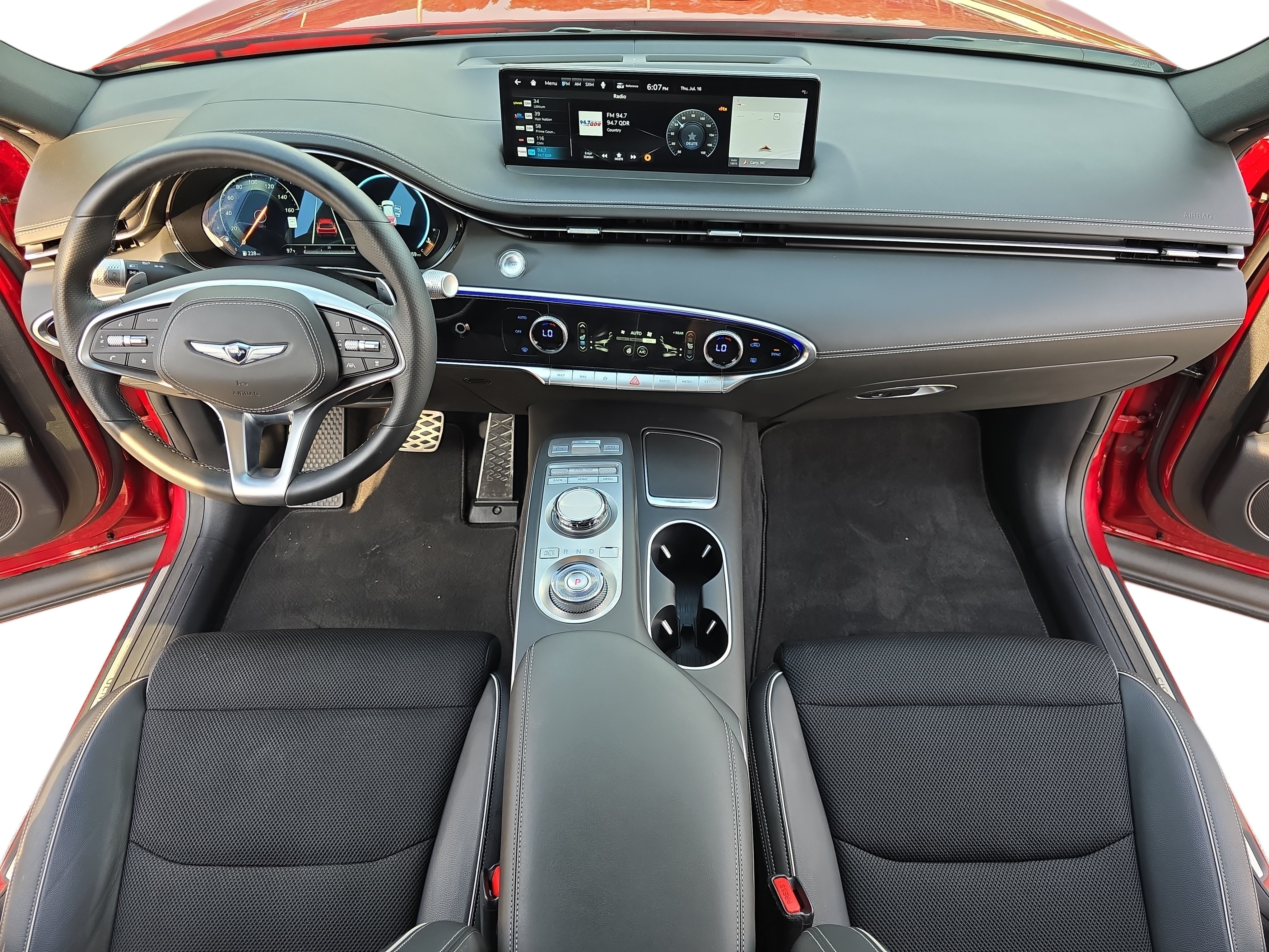 Used 2024 Genesis GV70 2.5T w/ Sport Prestige Package AWD/4WD image 9