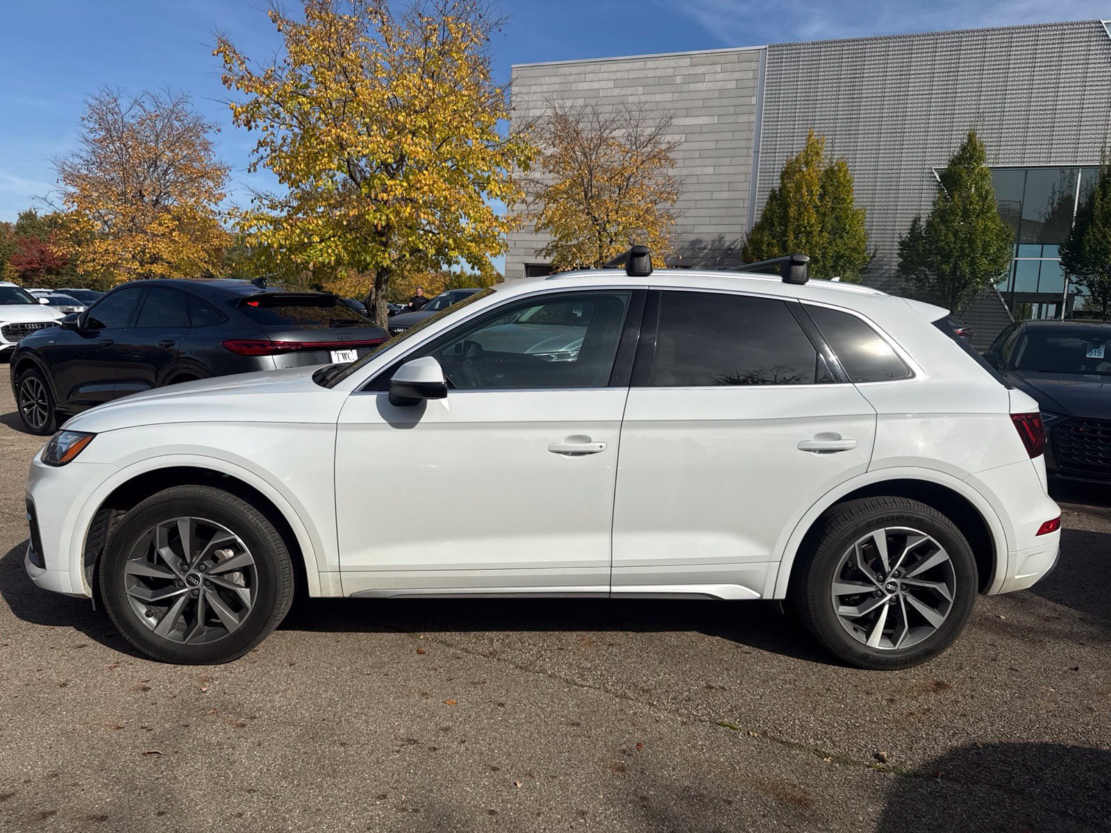 Used 2021 Audi Q5 Premium w/ Premium Plus Package AWD/4WD image 2