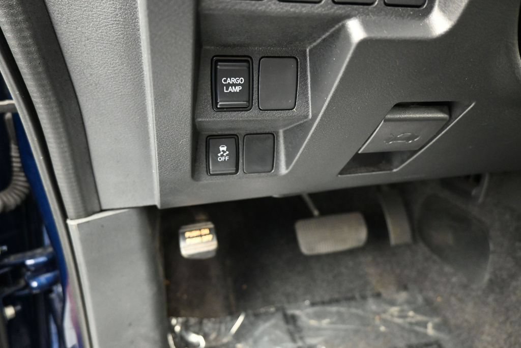 Used 2022 Nissan Frontier SV RWD image 13