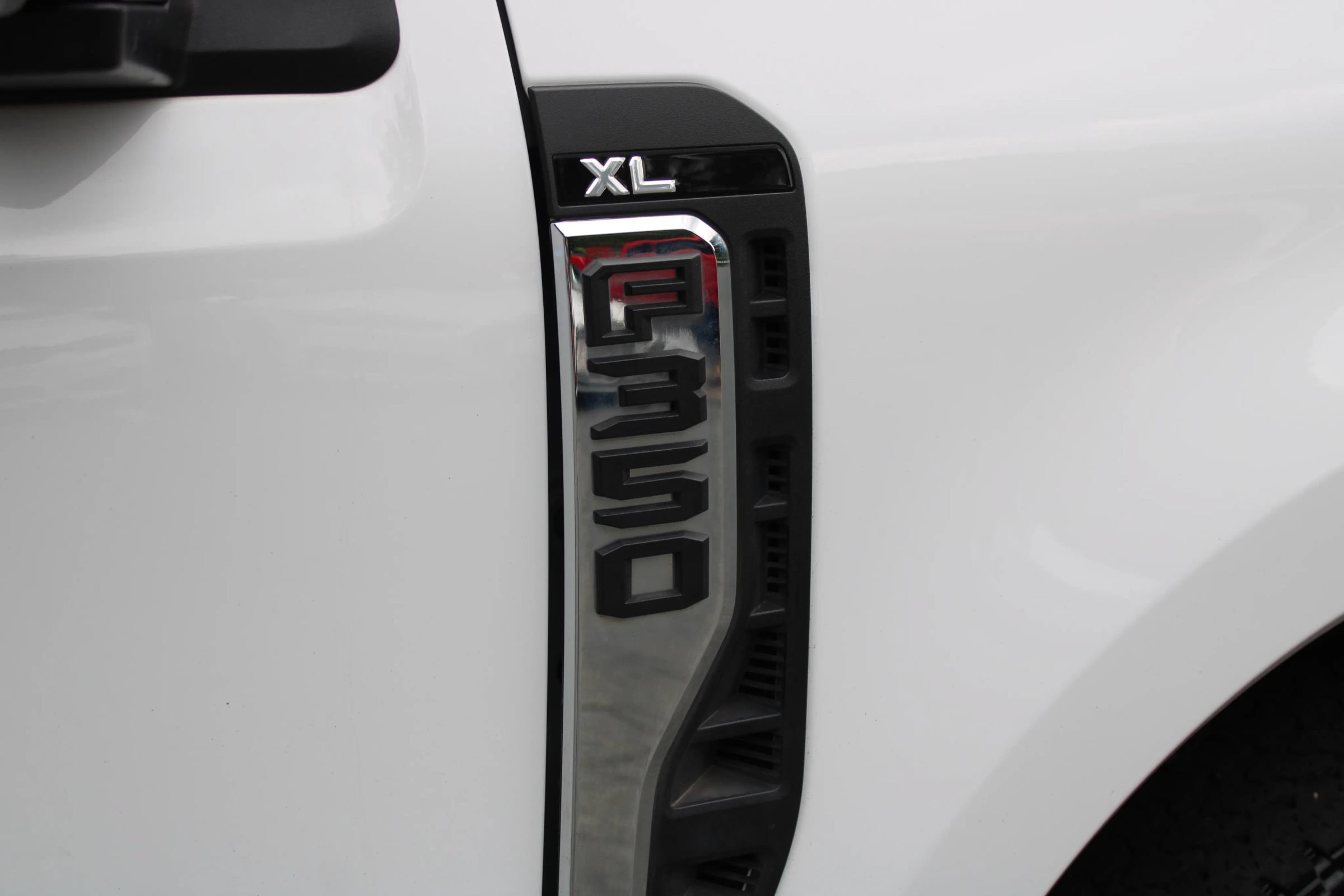 Used 2024 Ford F350 XL RWD image 27