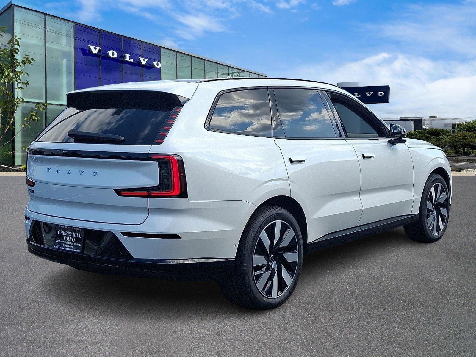 New 2025 Volvo EX90 Ultra image 6