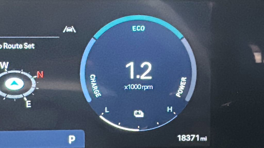 Used 2025 Hyundai Santa Fe Limited image 13