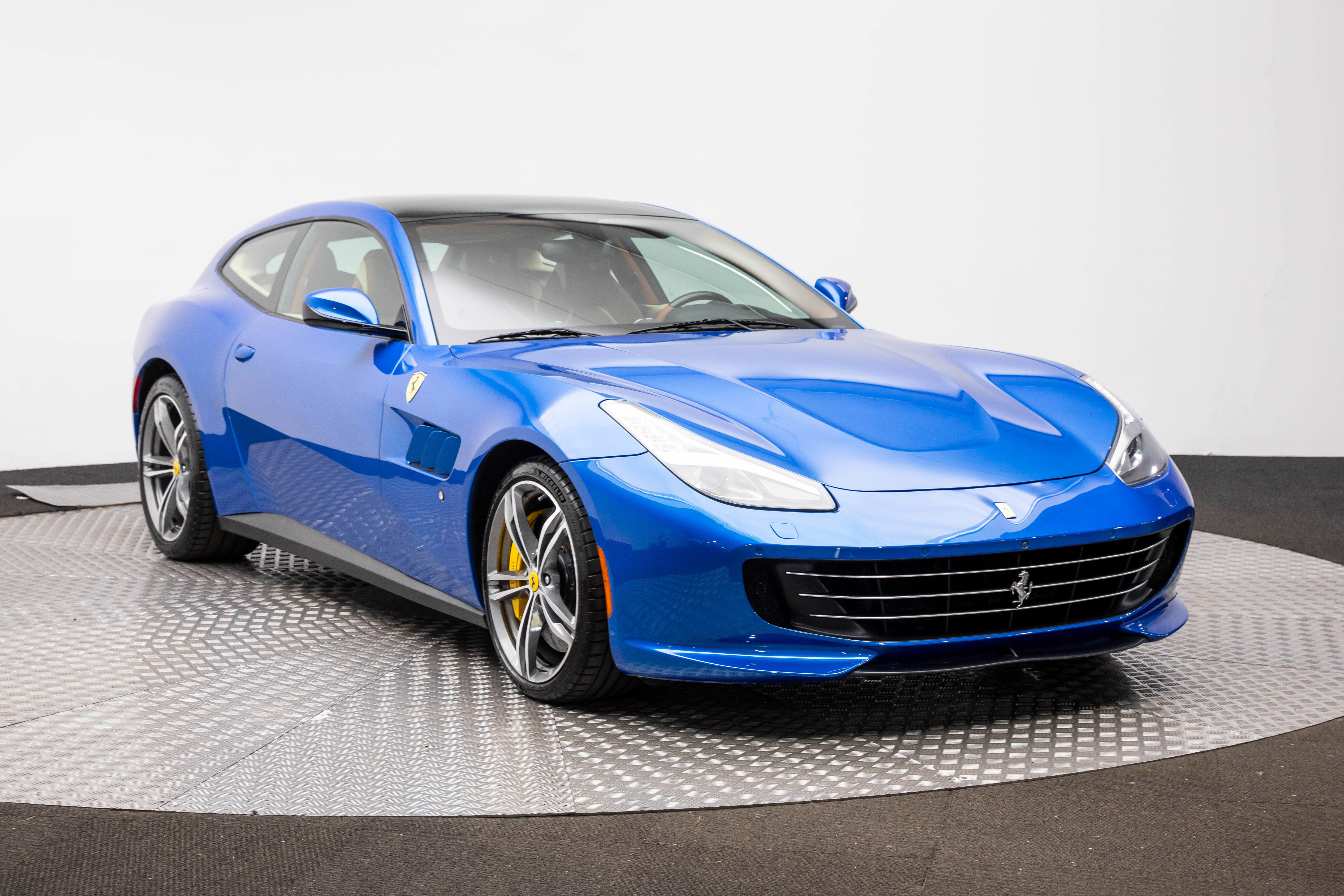 Certified 2018 Ferrari GTC4Lusso image 11