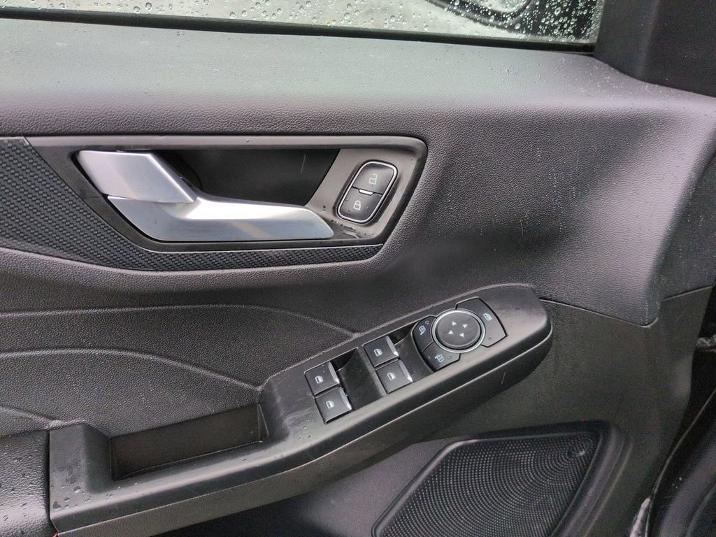 Used 2024 Ford Escape ST-Line w/ Tech Pack #1 image 10