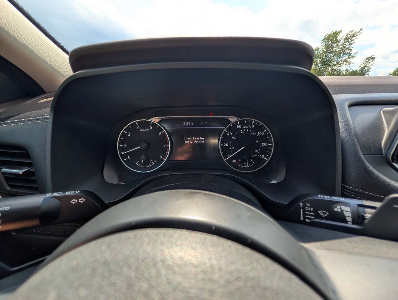 Used 2023 Nissan Rogue S AWD/4WD image 9