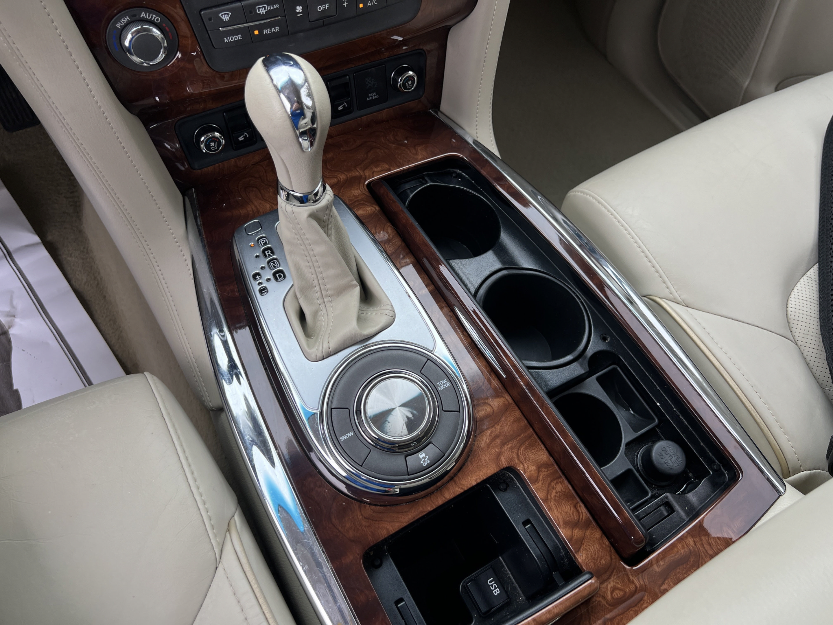 Used 2015 INFINITI QX80 2WD w/ Deluxe Technology Package image 19