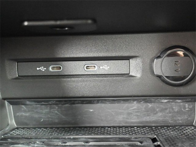 Certified 2025 Volkswagen Taos SE w/ Panoramic Sunroof Package image 23