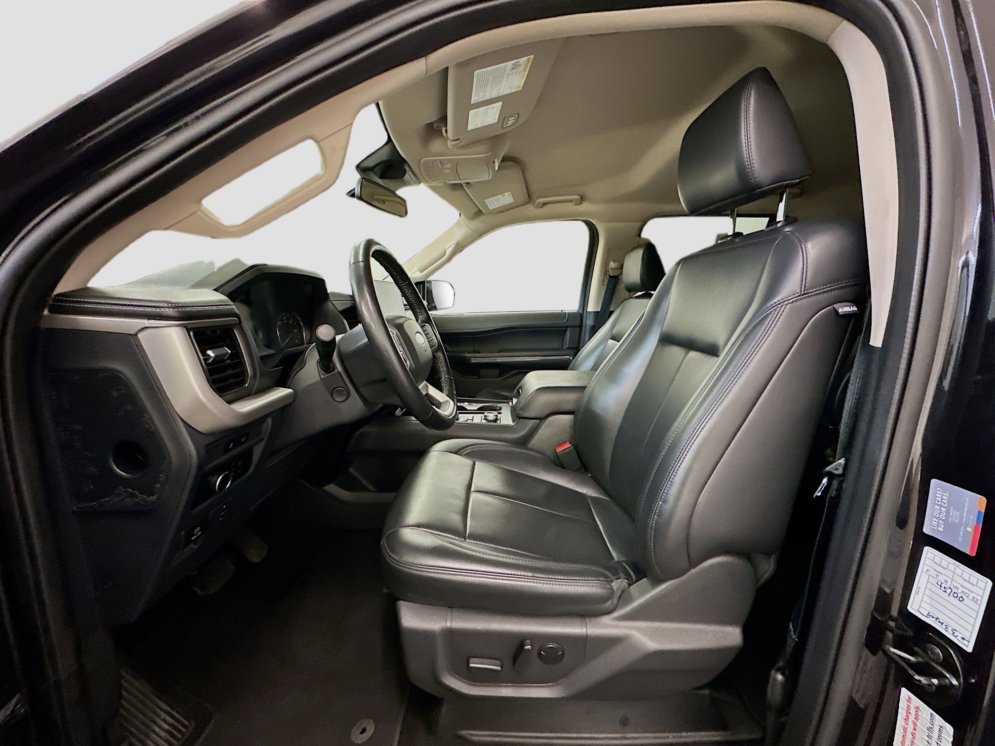 Used 2024 Ford Expedition XLT image 13