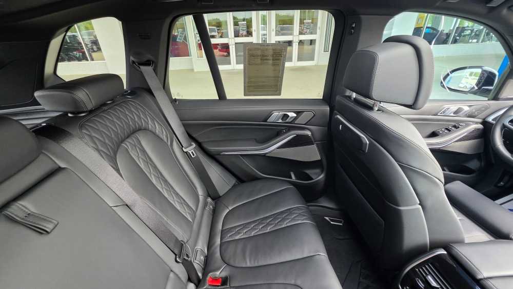 Used 2026 BMW X5 sDrive40i w/ M Sport Package image 24