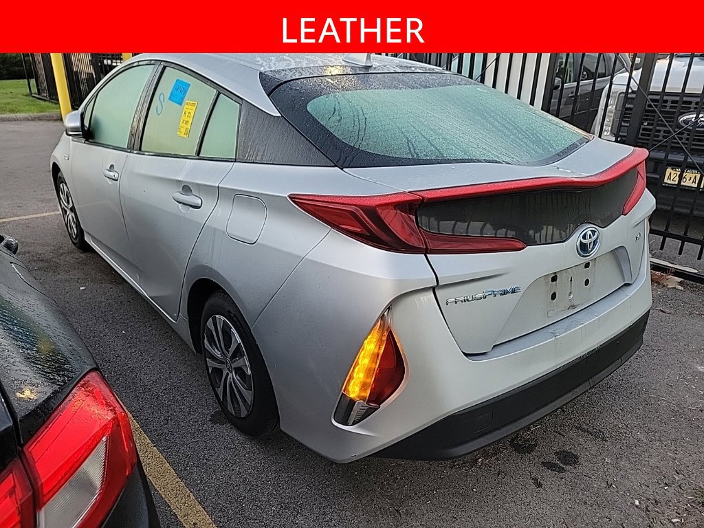 Used 2021 Toyota Prius Prime XLE FWD image 4