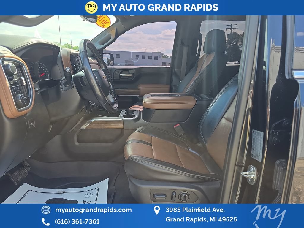 Used 2019 Chevrolet Silverado 1500 High Country w/ Technology Package AWD/4WD image 9