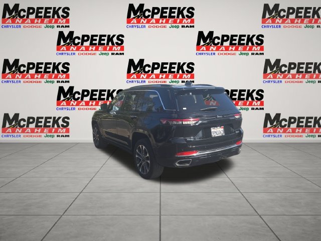 Used 2023 Jeep Grand Cherokee Overland w/ Luxury Tech Group IV AWD/4WD image 3